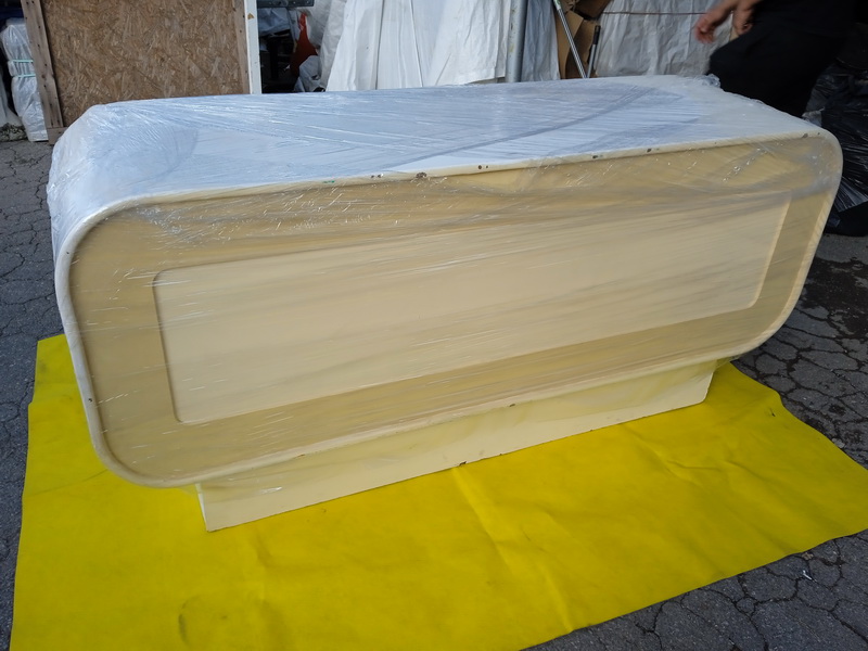 mostrador comercio madera pintable 85.5x181x52.5 (60eu) 2u estado actual